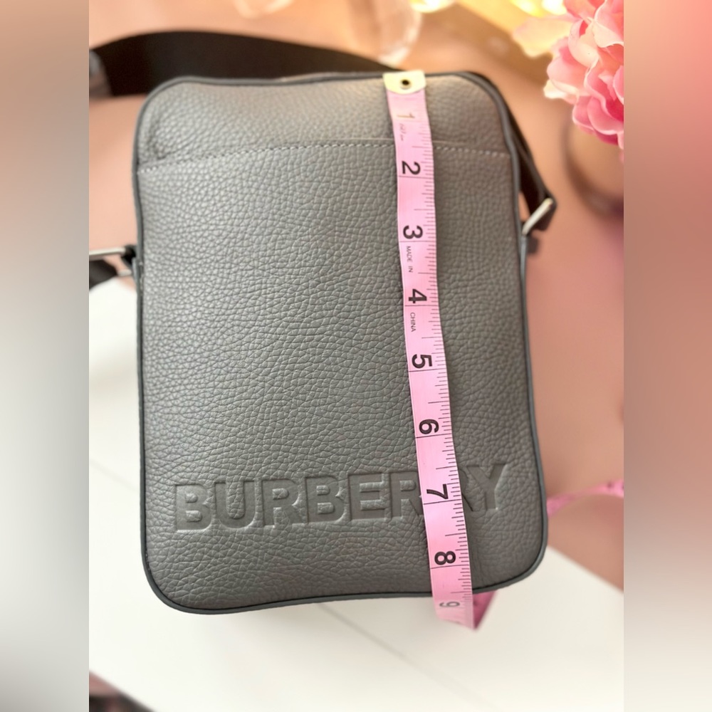 🎁 CUSTOMER APPRECIATION GIFT  Burberry Thornton Small Gray Bag ✨Unisex - Picture 13 of 13